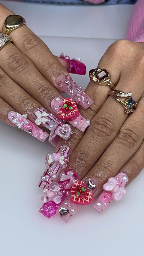 Nail art rose 3D cœurs et perles — manucure Enghien