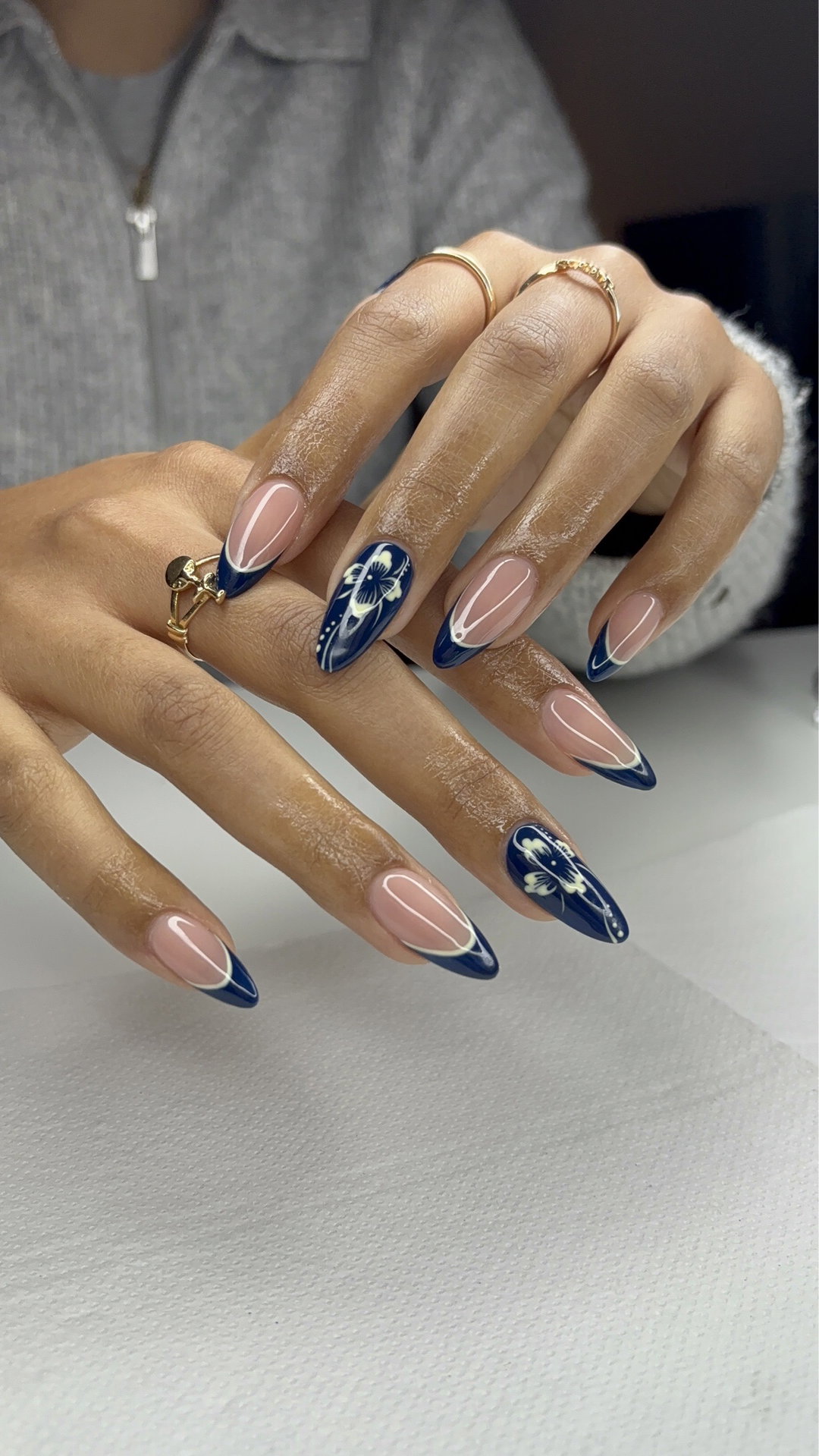 French bleu nuit avec fleurs